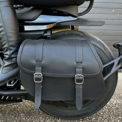 エンズクオイオ PROG レザーサドルバッグ 19L (ブラック) スポーツスターS