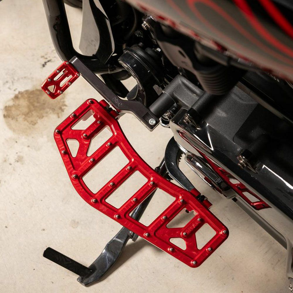  Aggressor フロアボード レッド THRASHIN SUPPLY 