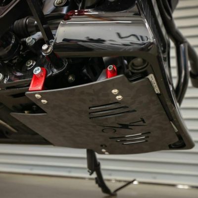 2024以降 ツーリング スキッドプレート フォージドカーボン レッド THRASHIN SUPPLY