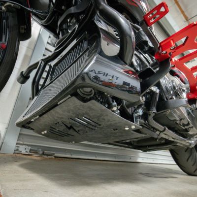 2024以降 ツーリング スキッドプレート フォージドカーボン ブラック THRASHIN SUPPLY