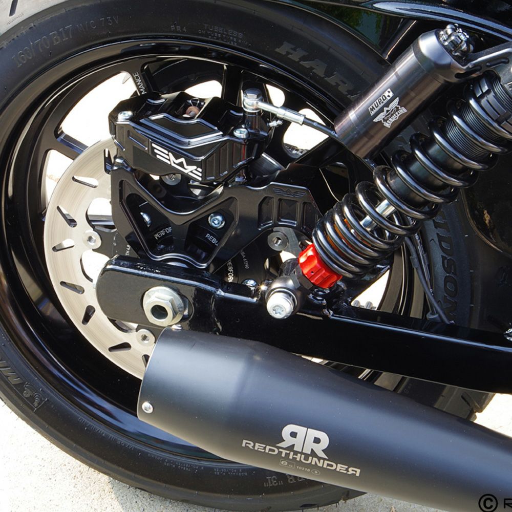 リアラジアルキャリパー マウント (ブラック) ダイナ