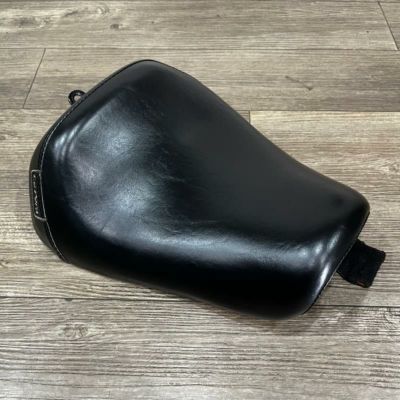 ハーレー スポーツスター ラペラ ベアボーンズ ソロシート 3.3ガロン Le Pera ベアボーンズ ソロシート ダイアモンドスティッチ 3.3