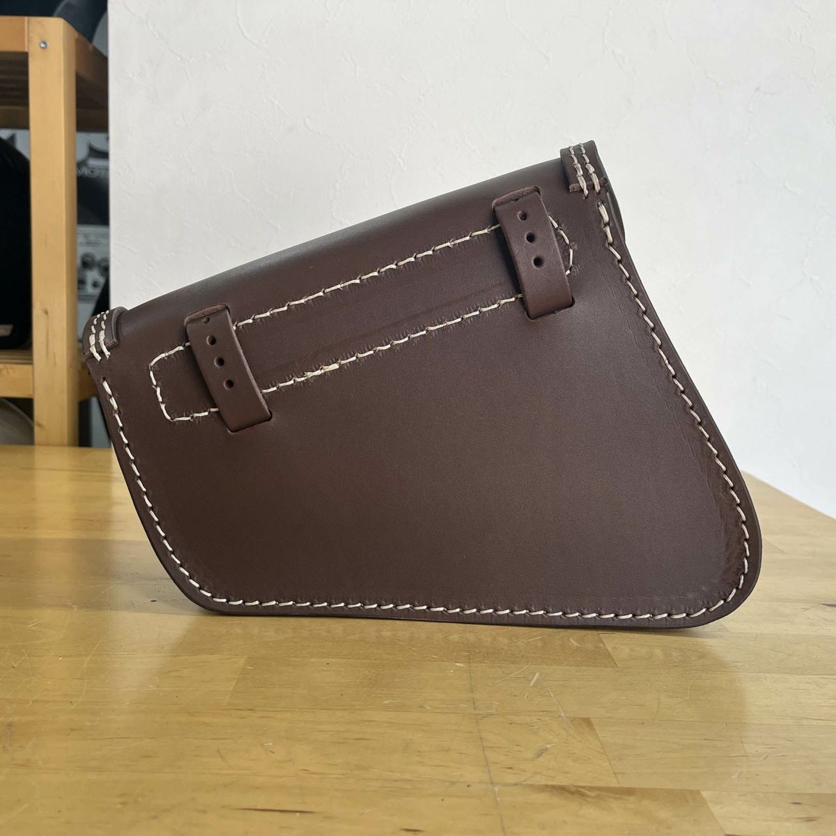 Mambo レザーサドルバッグ 4L 右用 (ダークブラウン)3