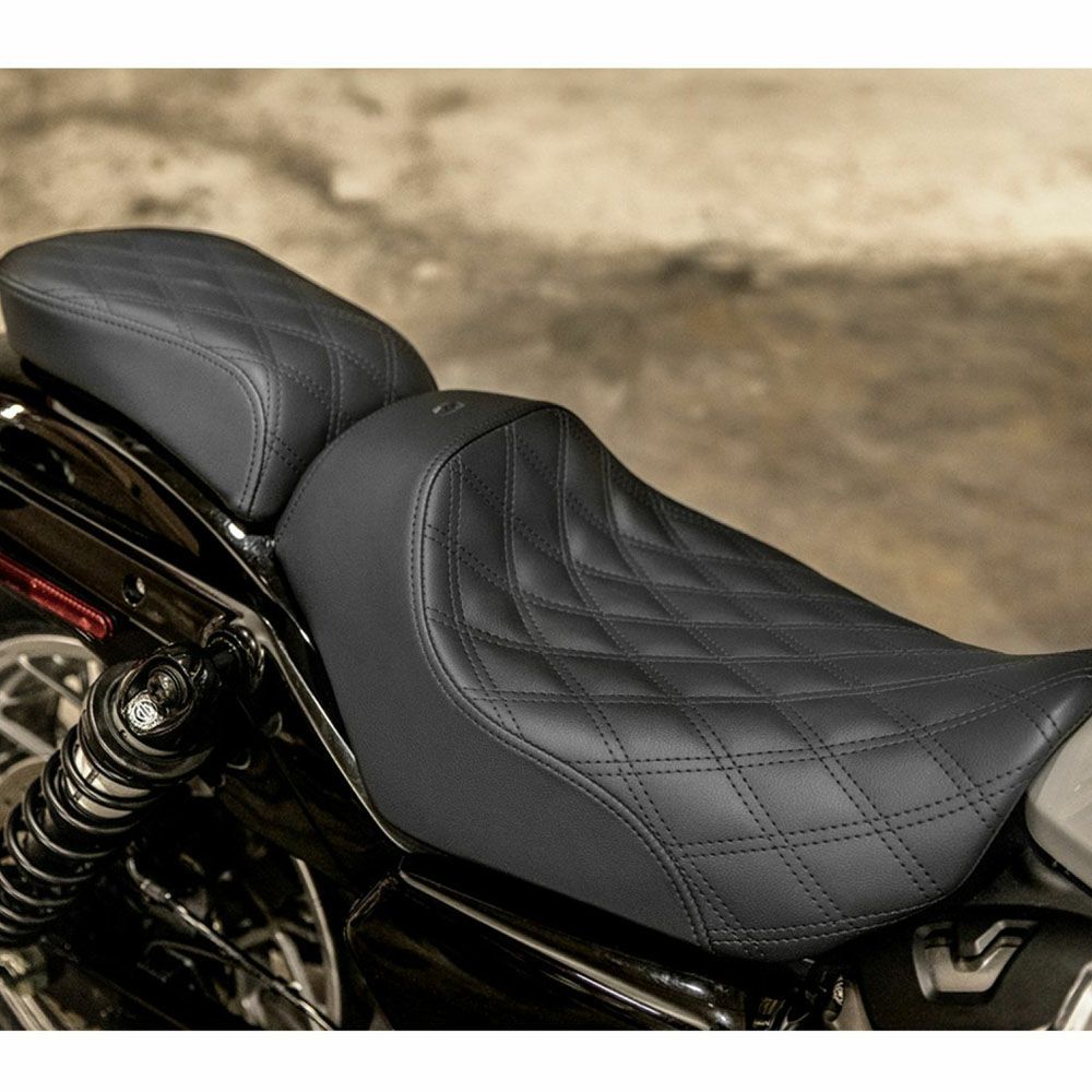 RH975 ナイトスター レネゲード LSステッチ ピリオンシート Saddlemen 