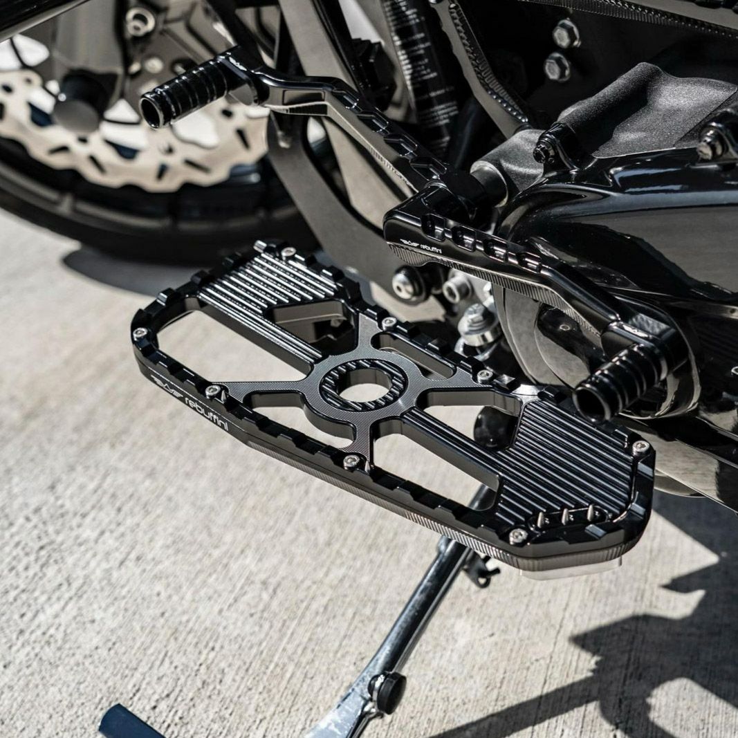 Wheelie ドライバー・ビレットフットボード (ブラック) 