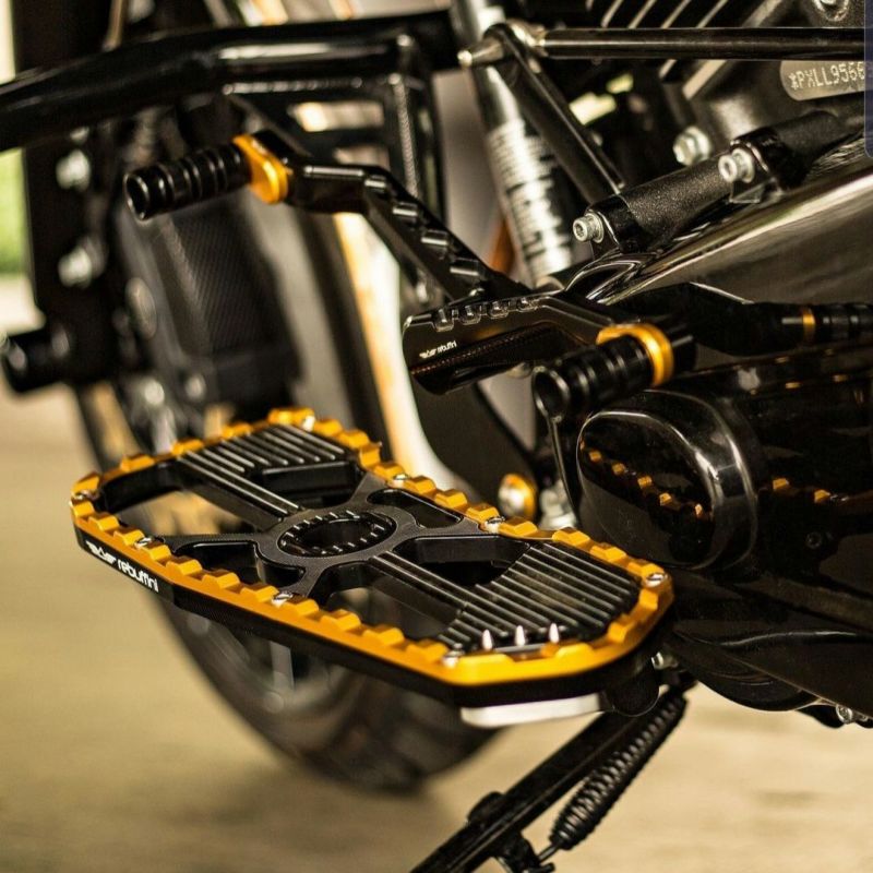 Wheelie ドライバー・ビレットフットボード (ブラック/ゴールド) 