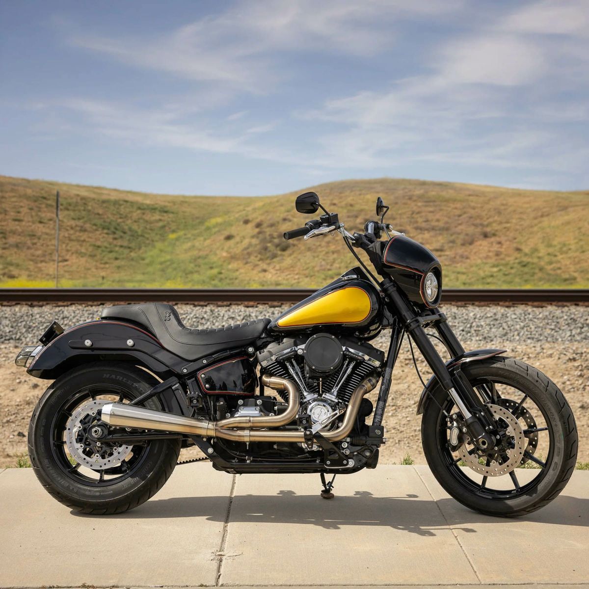 ステップアップ・2UPシート (タックロール) M8 ローライダー/S/ST3