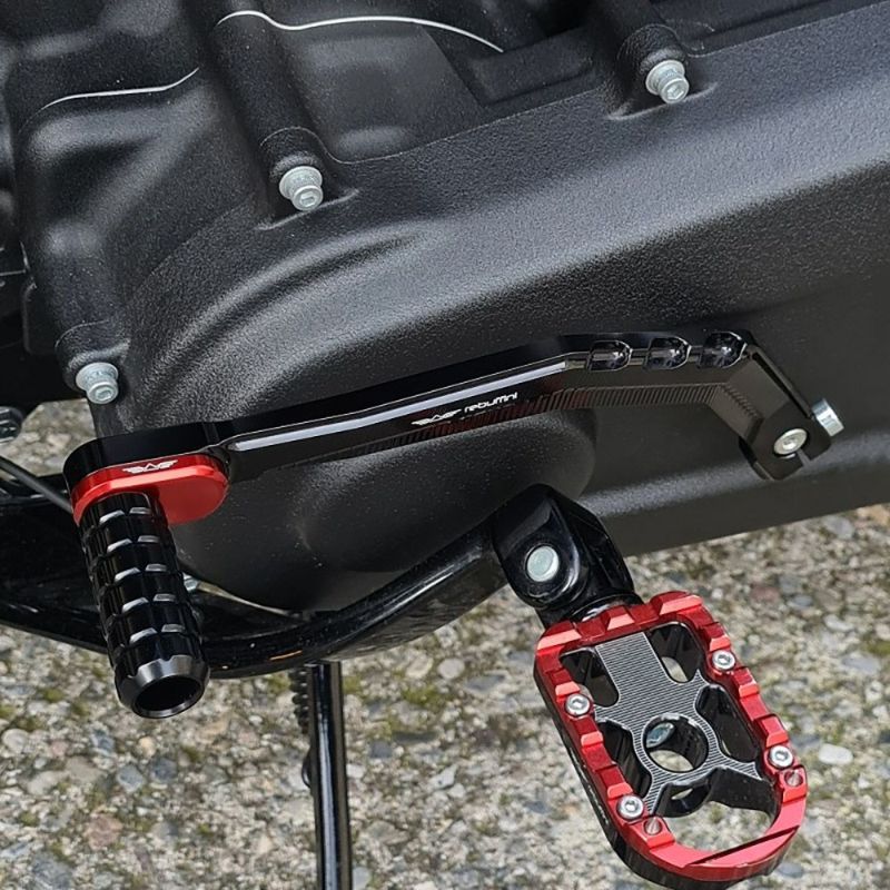 Wheelie シフトレバー (ブラック/レッド) M8ソフテイル