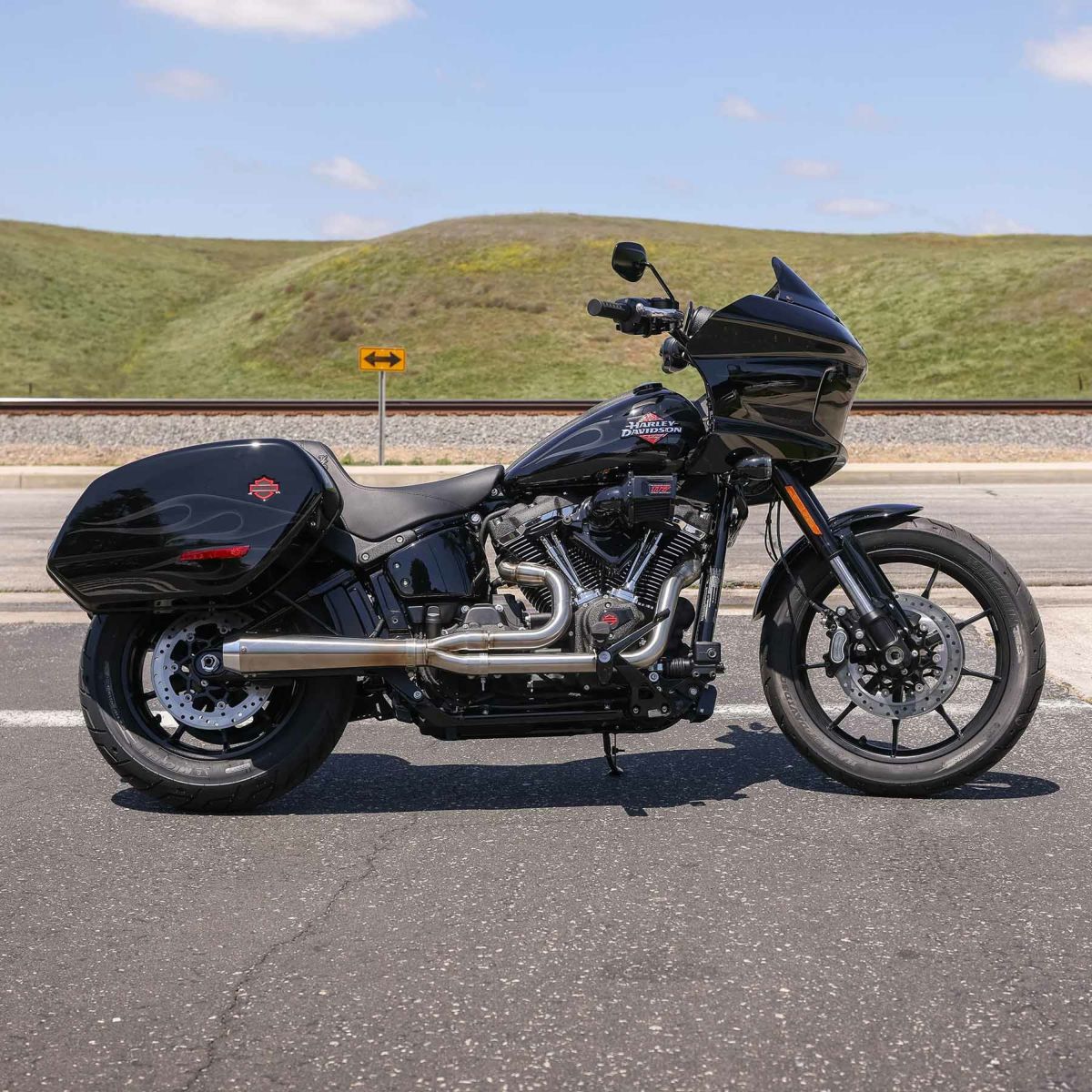 ストレートアウト・2-1フルエキゾーストマフラー ローライダーST4