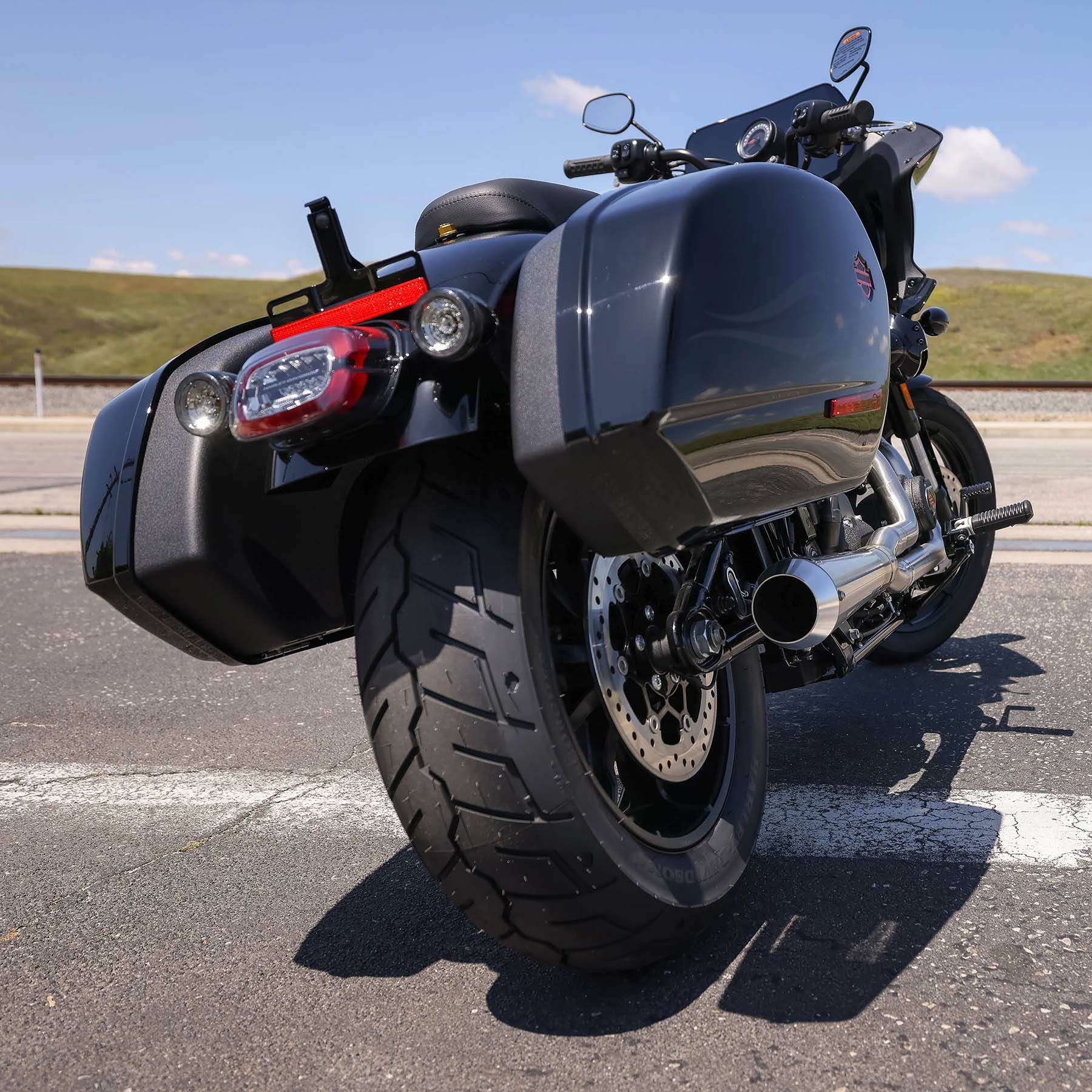 ストレートアウト・2-1フルエキゾーストマフラー ローライダーST6