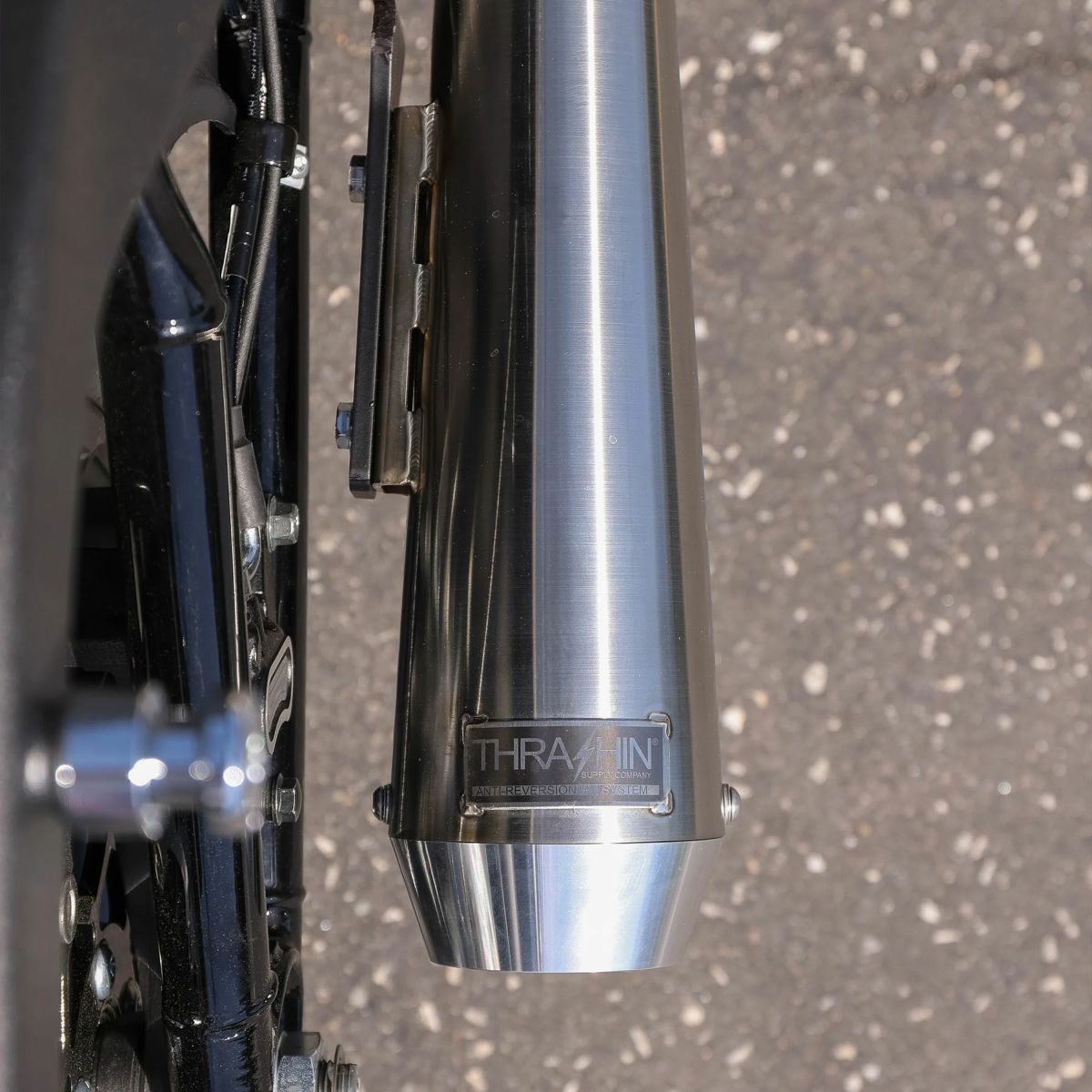 ストレートアウト・2-1フルエキゾーストマフラー M8ソフテイル4