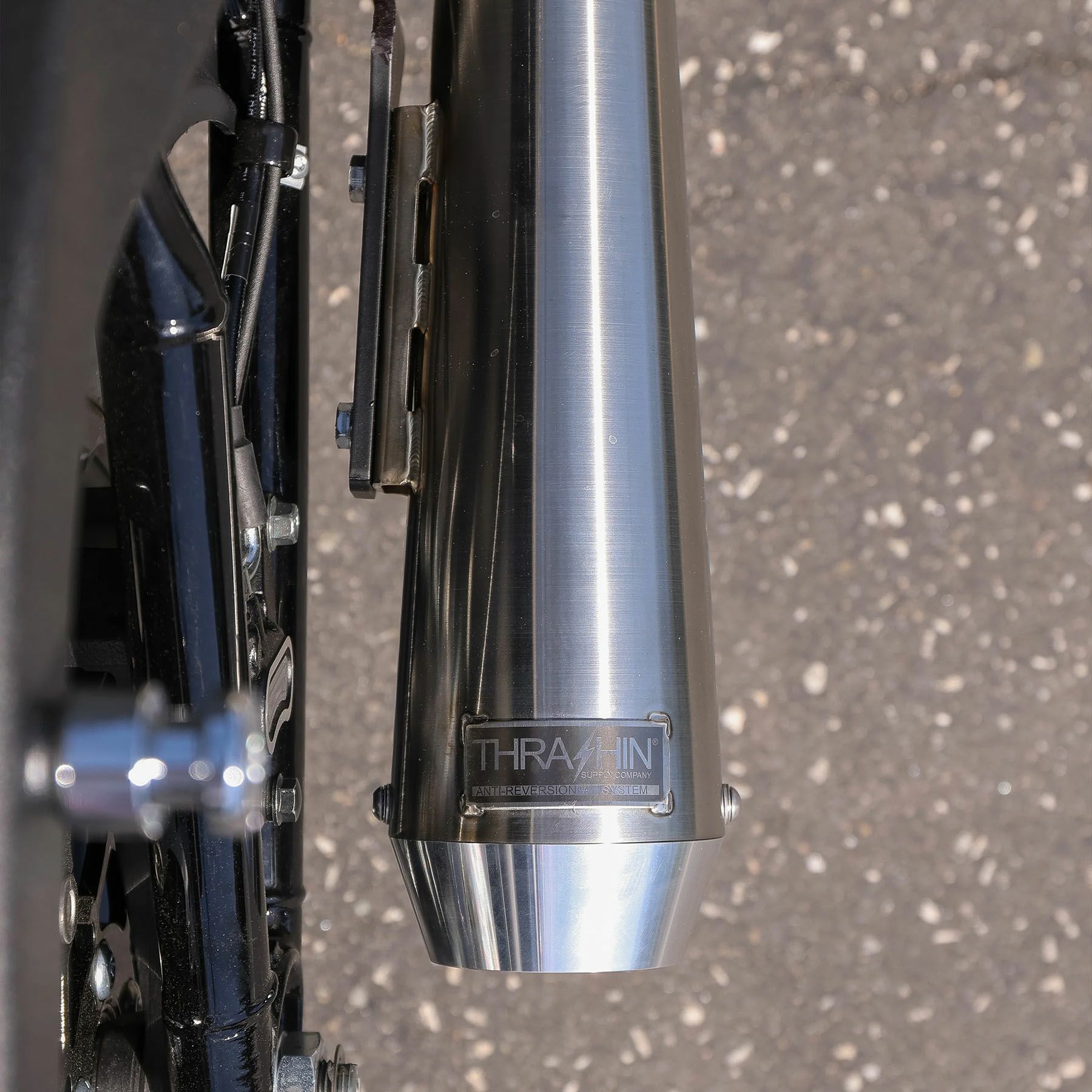 ストレートアウト・2-1フルエキゾーストマフラー M8ソフテイル5