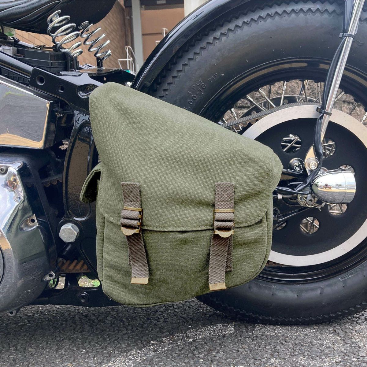 DIN マーケット キャンバス リジッド スイングアームバッグ アーミーグリーン