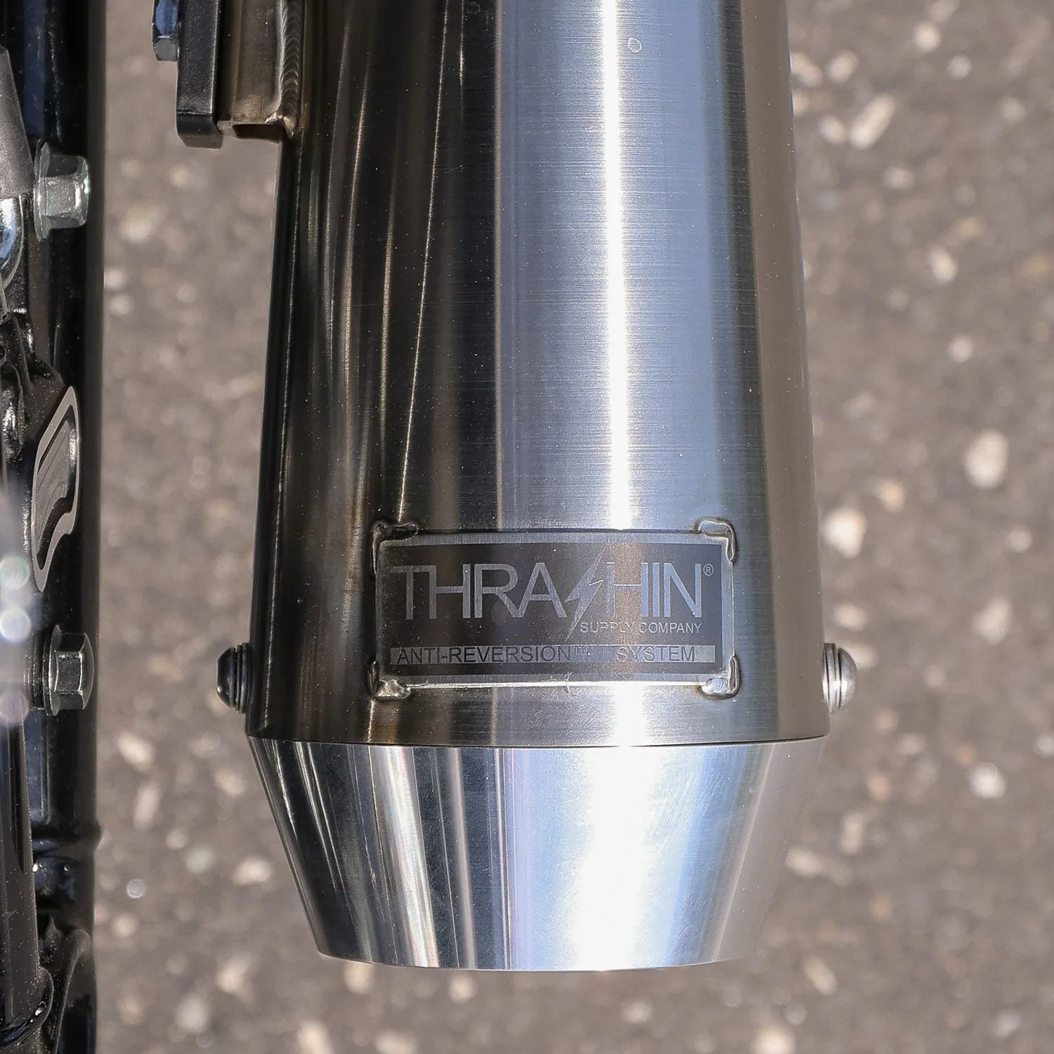 キックアップ・2-1フルエキゾーストマフラー M8ソフテイル7