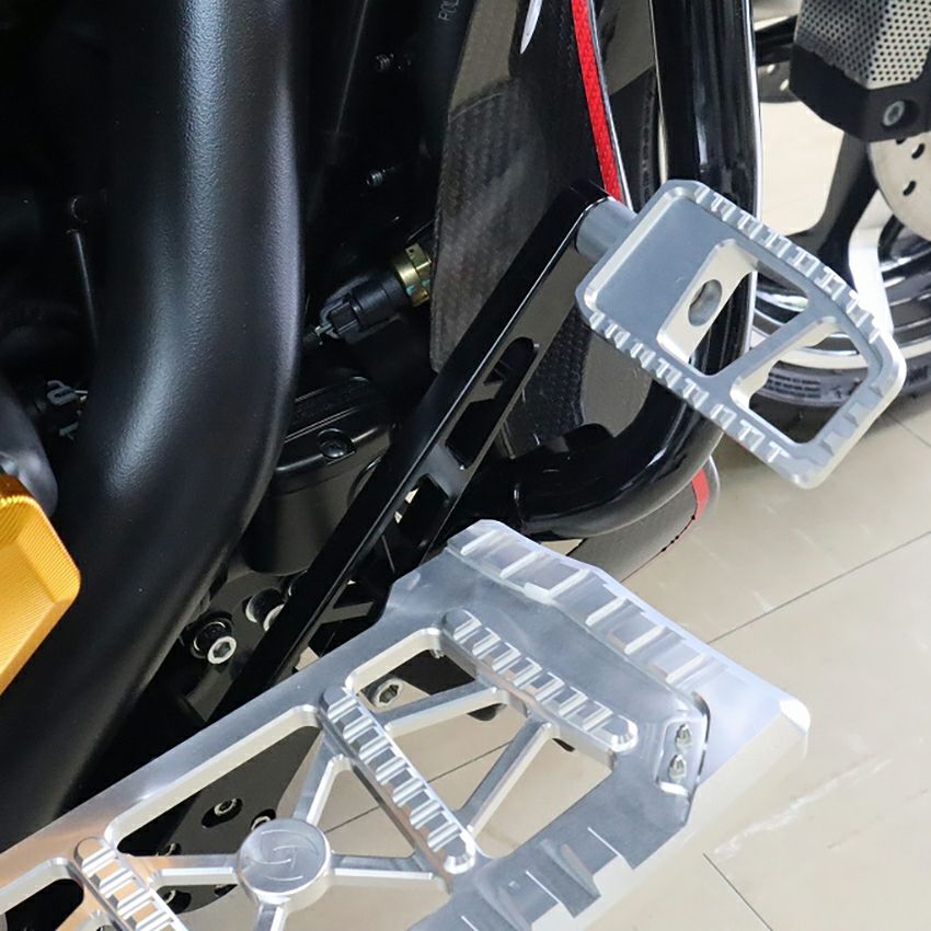 リアブレーキレバーキット (ブラック/シルバー)