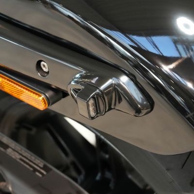 FXSB ストラット ストライプ LED 3in1 テールライト一体型ウインカー ブラック THUNDER BIKE（サンダーバイク）