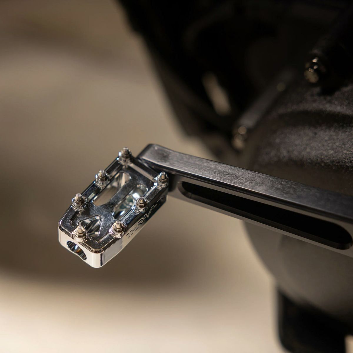 Aggressor ハーレー シフトペグ (クローム)