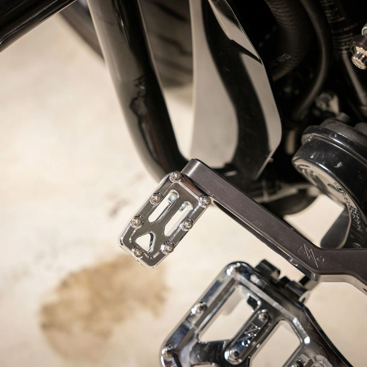 Aggressor ハーレー シフトペグ (クローム)3