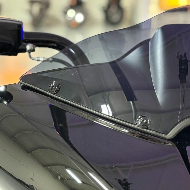 2015～2023 ロードグライド ウインドシールドボルト ブラック スモークシールド HogWorkz（ホグワークズ）