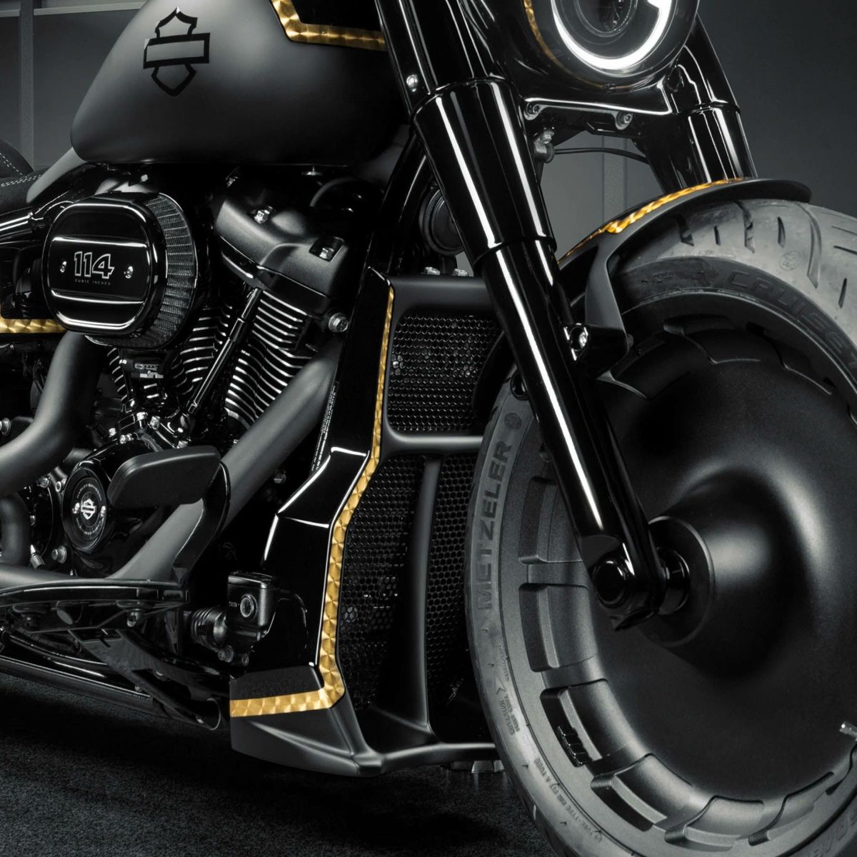 アベンジャー・ラジエターカバー 2025以降 ソフテイル3