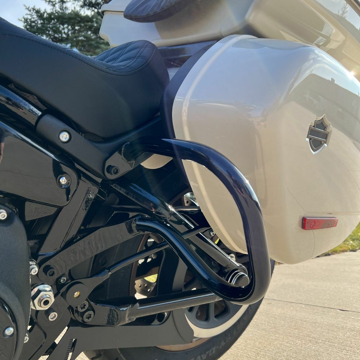 FXLRST ローライダーST サドルバッグガード ブラック HogWorkz（ホグワークズ）