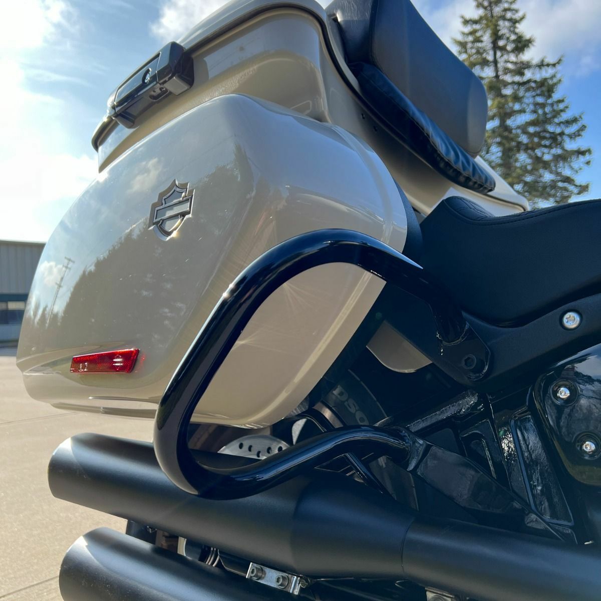 FXLRST ローライダーST サドルバッグガード ブラック HogWorkz（ホグワークズ） 6