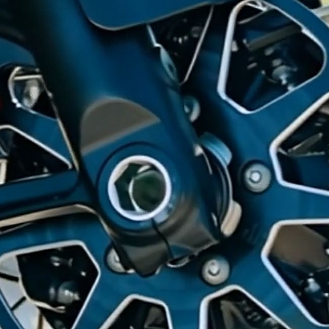 フローティングウェーブ・11.8インチ フロントブレーキローター (ブラック/コントラスト)1