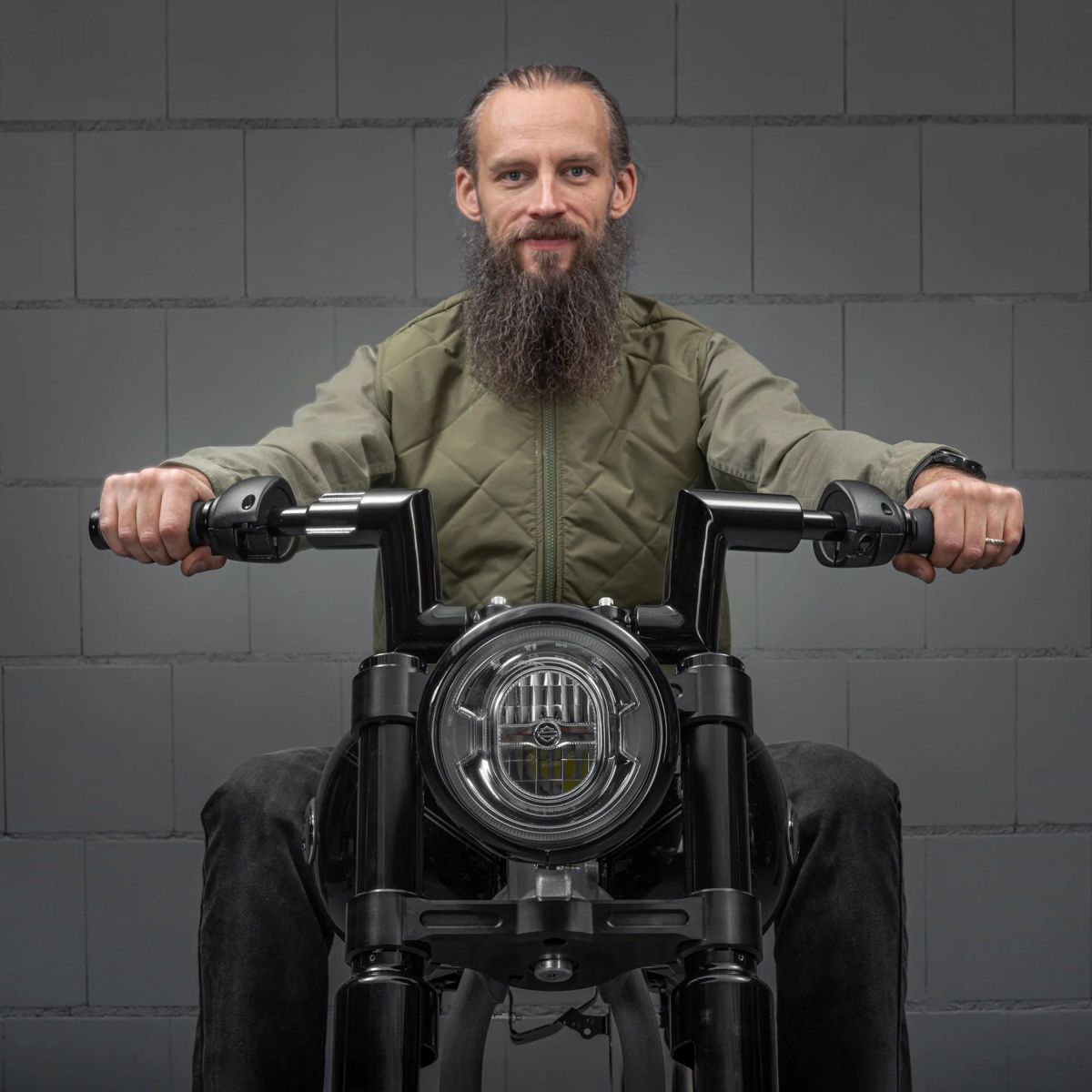 モナーク ファットハンドルバー 4インチ (ブラック)6