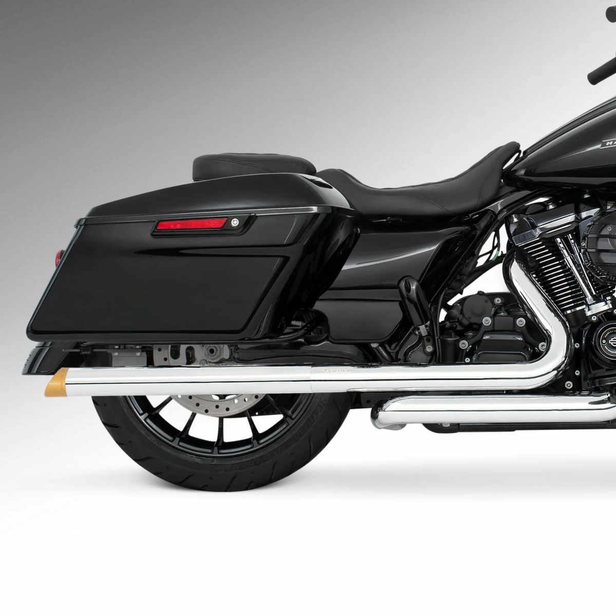 M8 ツーリング 2.5インチ径 トゥルーデュアル フルエキゾーストマフラー 33インチ スラッシュカットエンドキャップ クローム/ゴールド フリーダムパフォーマンス