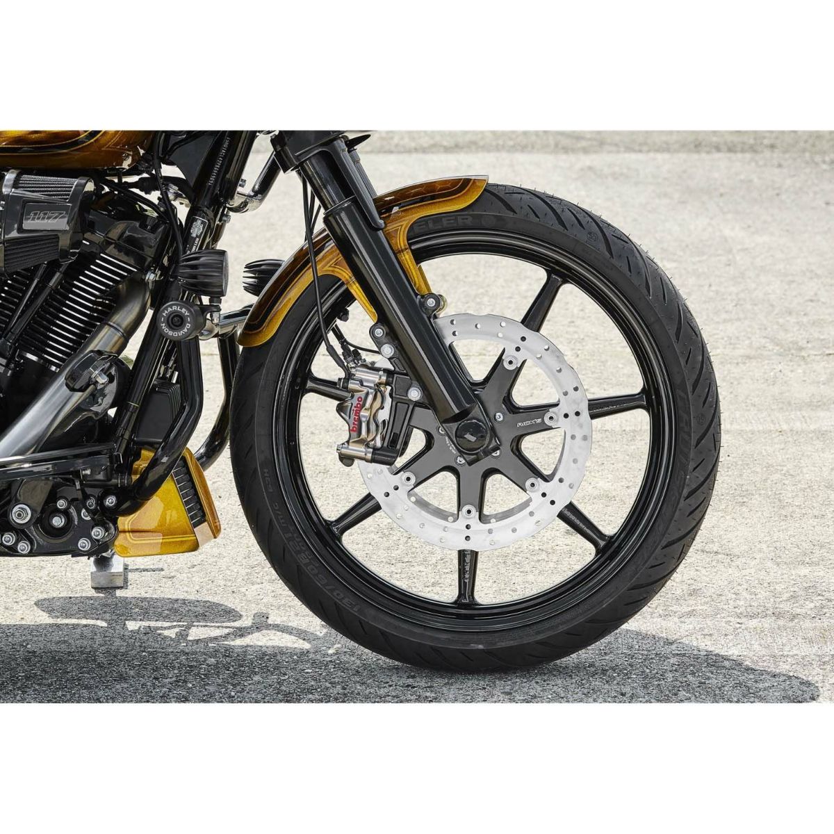 フロント ラジアルマウントブレーキキャリパーアダプター 13インチローター用1