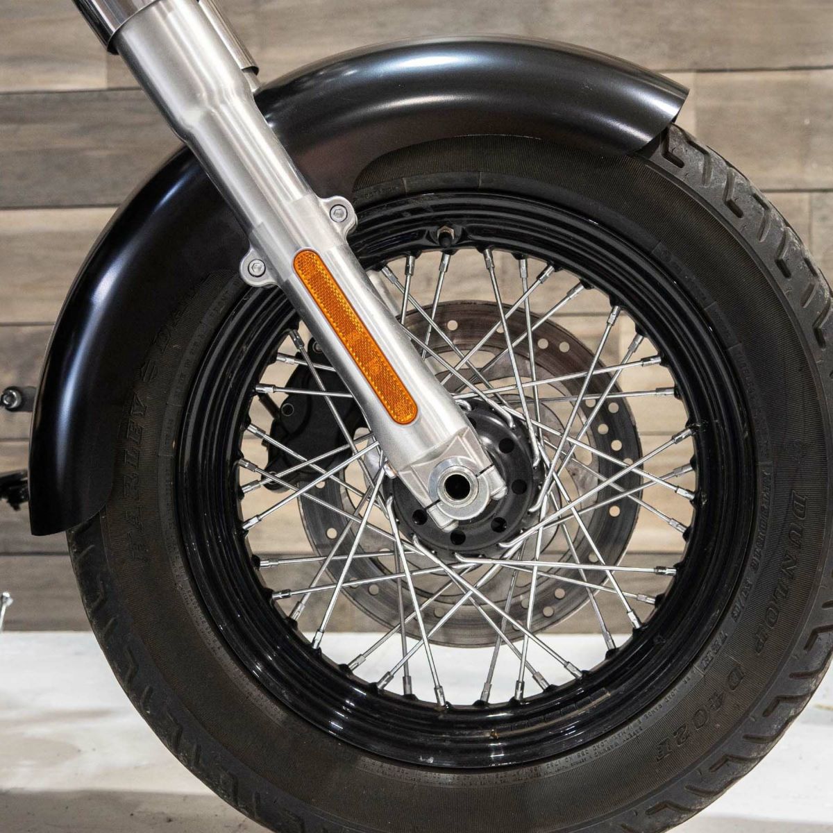 タイヤハガー・16～19インチ スチール フロントフェンダー (シックスター)