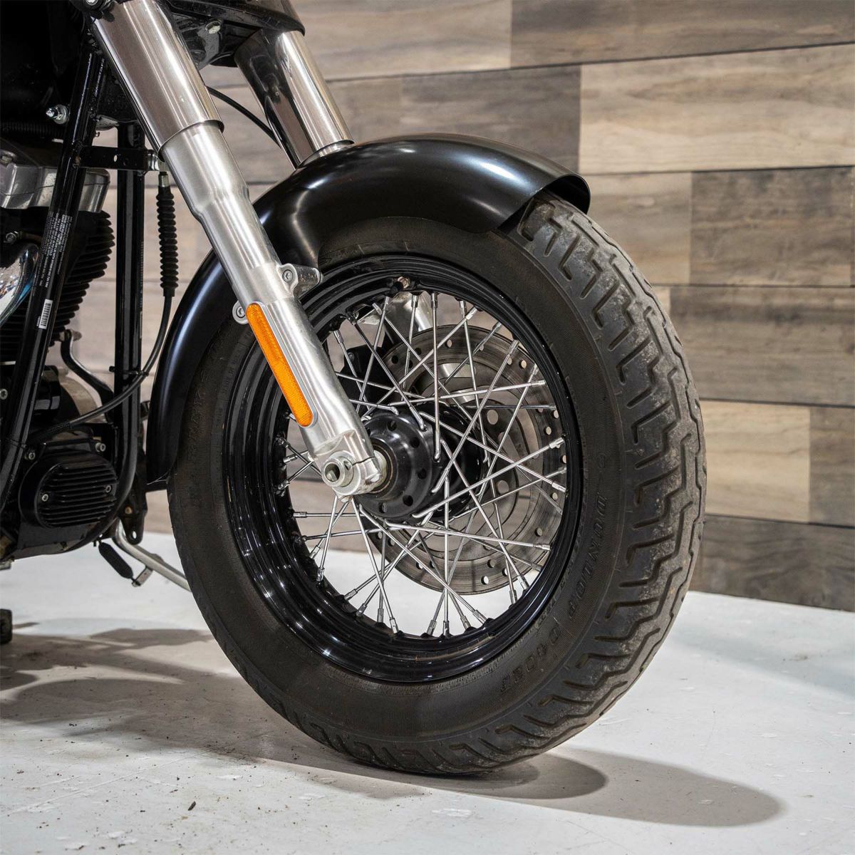 タイヤハガー・16～19インチ スチール フロントフェンダー (シックスター)1