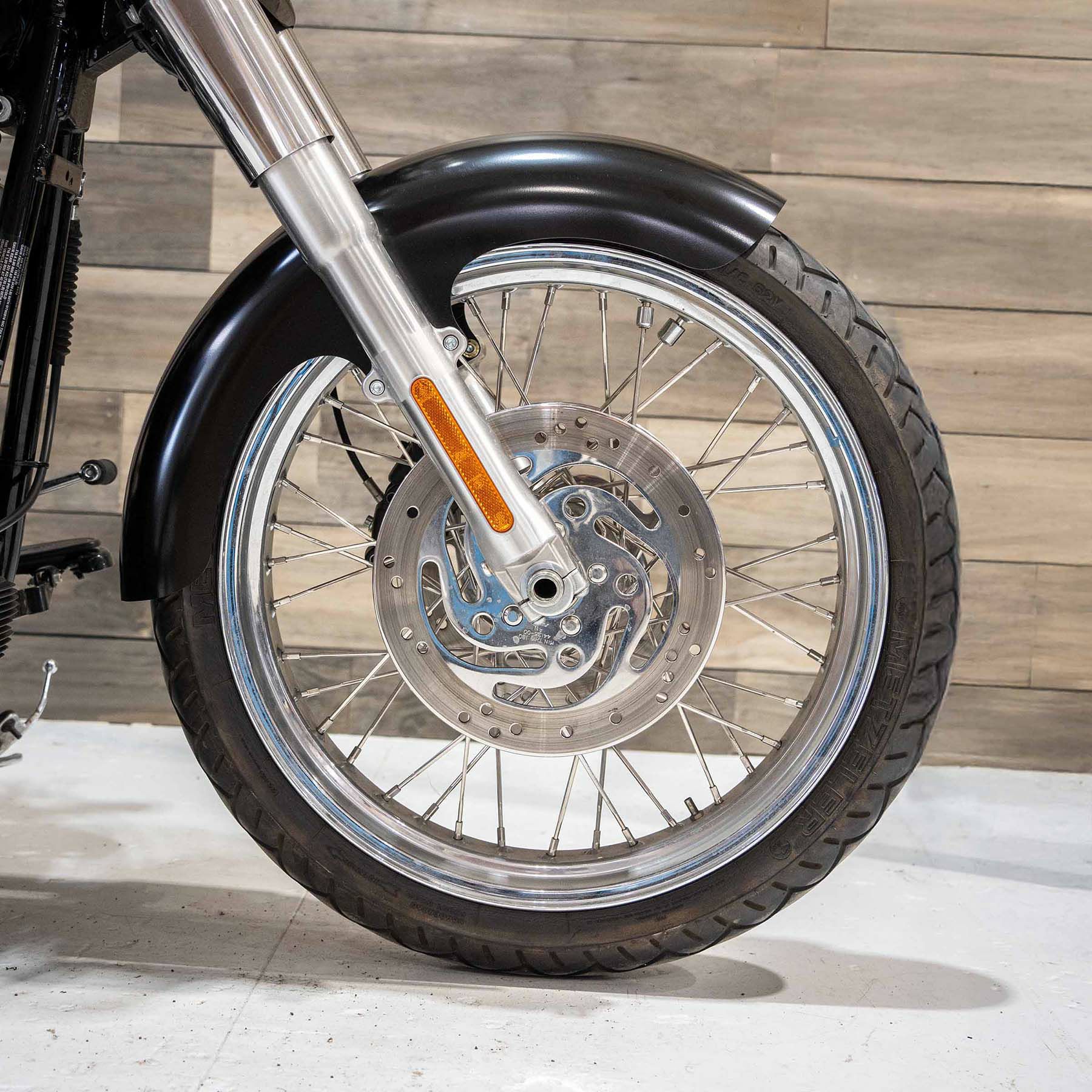 タイヤハガー・21インチ スチール フロントフェンダー (シックスター)3