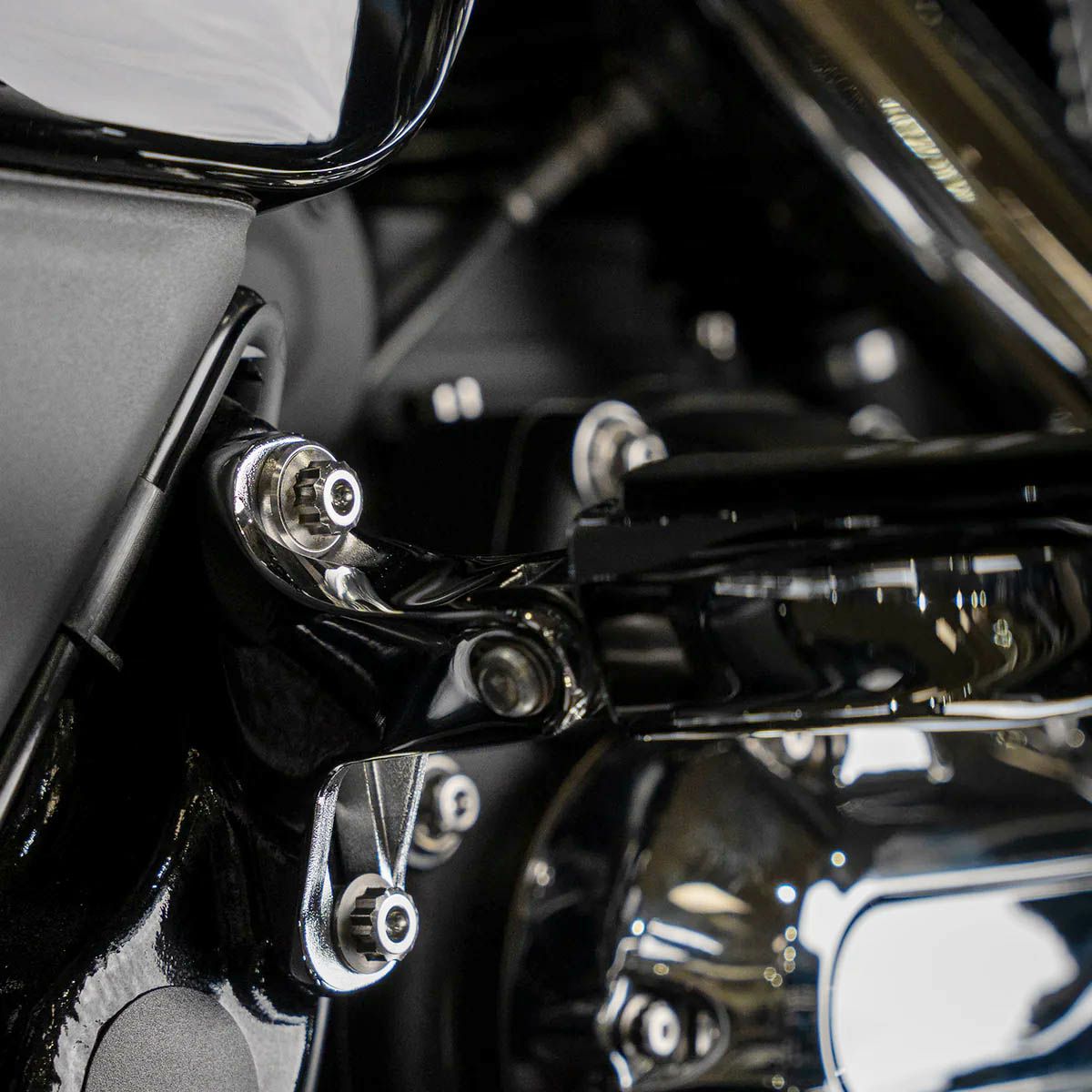 M8 ツーリング フットペグマウント Bitchin ボルトキット シルバー TRASK Performance （トラスク パフォーマンス） 3