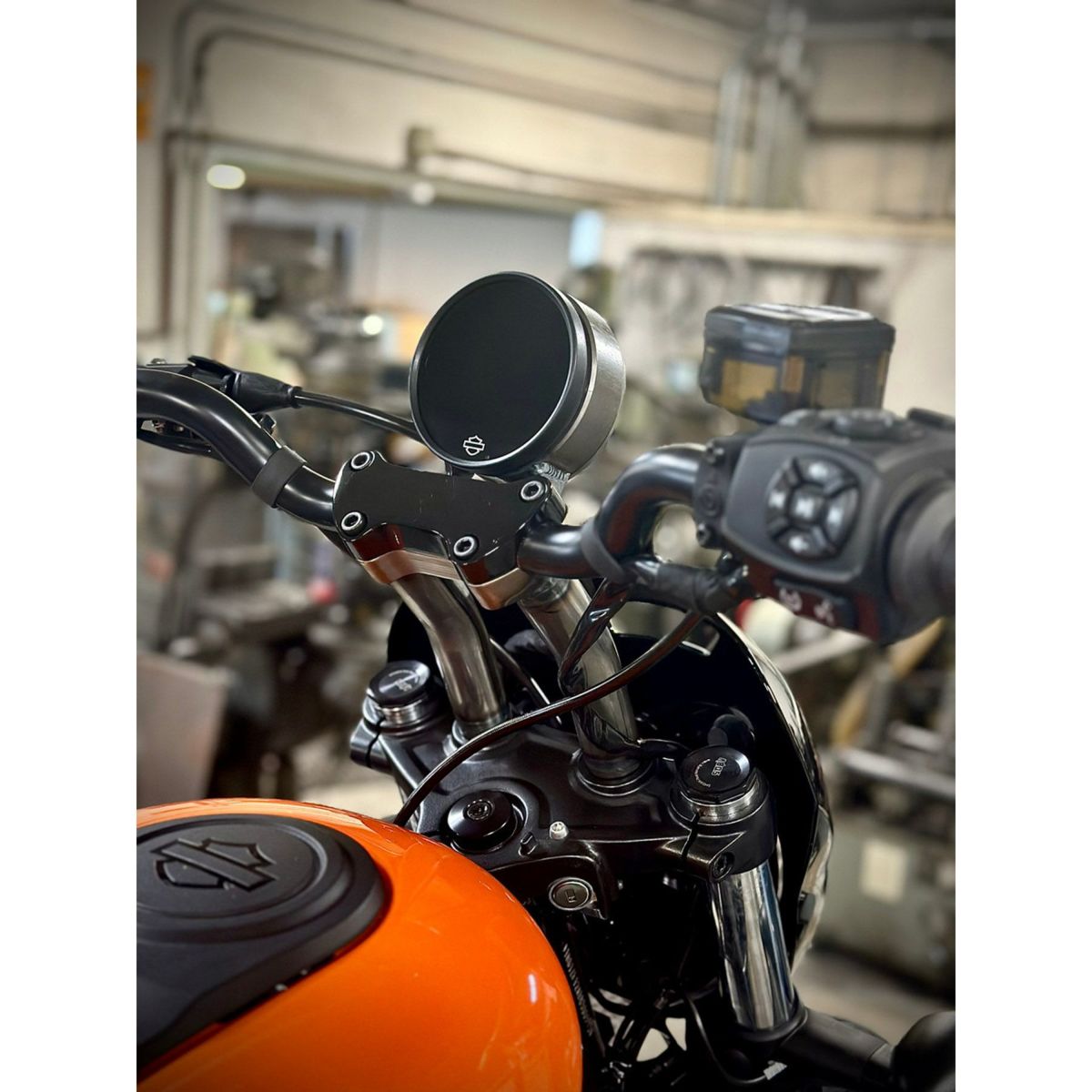 ナイトスター RH975 ゲージマウント付・8インチ プルバックライザー (グロスブラック)5