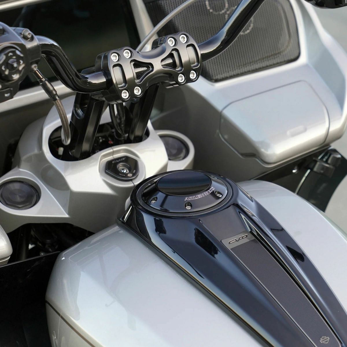 ポップアップ・ガスキャップ (ブラック)2