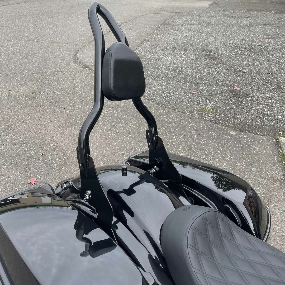 マザーウェル デタッチャブル・シーシーバー パッド付 (グロスブラック)