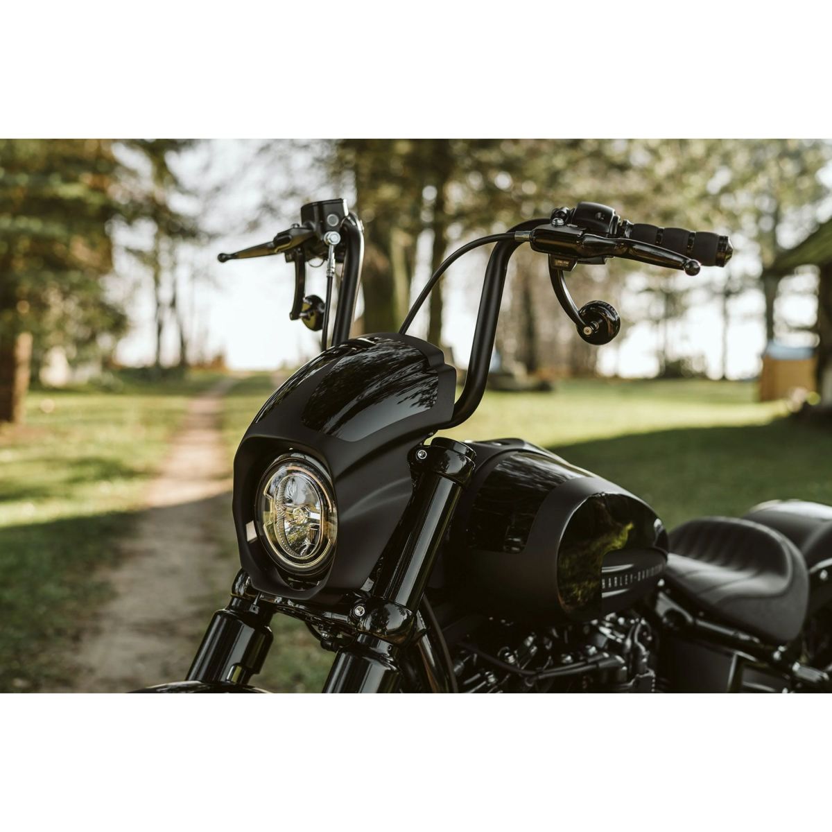 2025以降 ストリートボブ アグレッサー・ヘッドライトフェアリング (未塗装)1