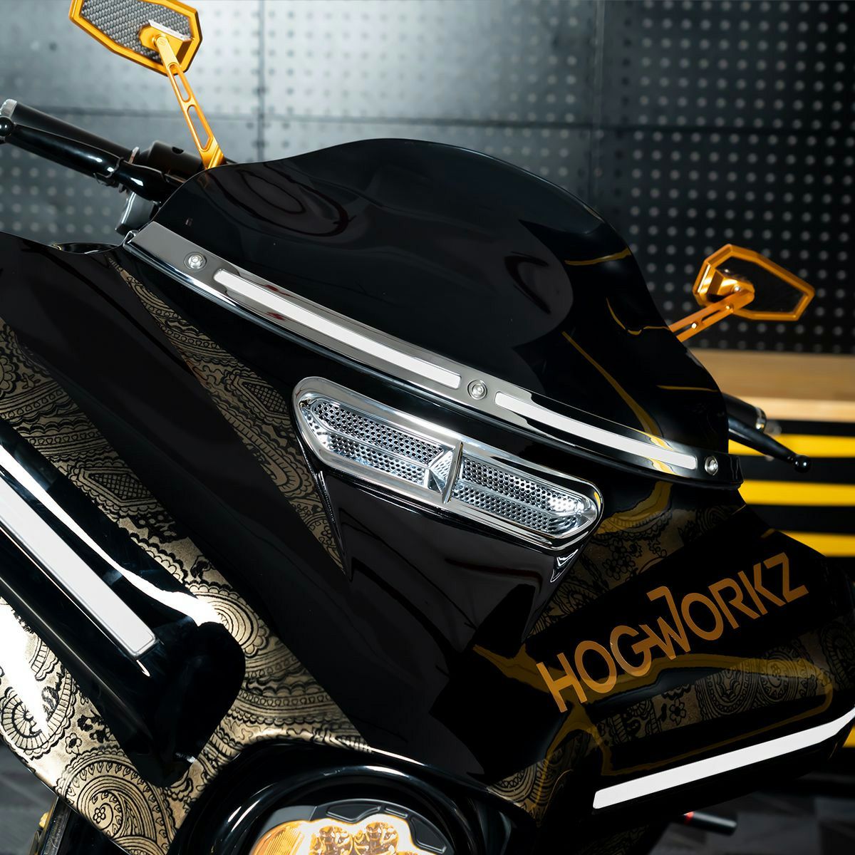 ルミプロ・LEDウィンドシールドトリム (クローム)1