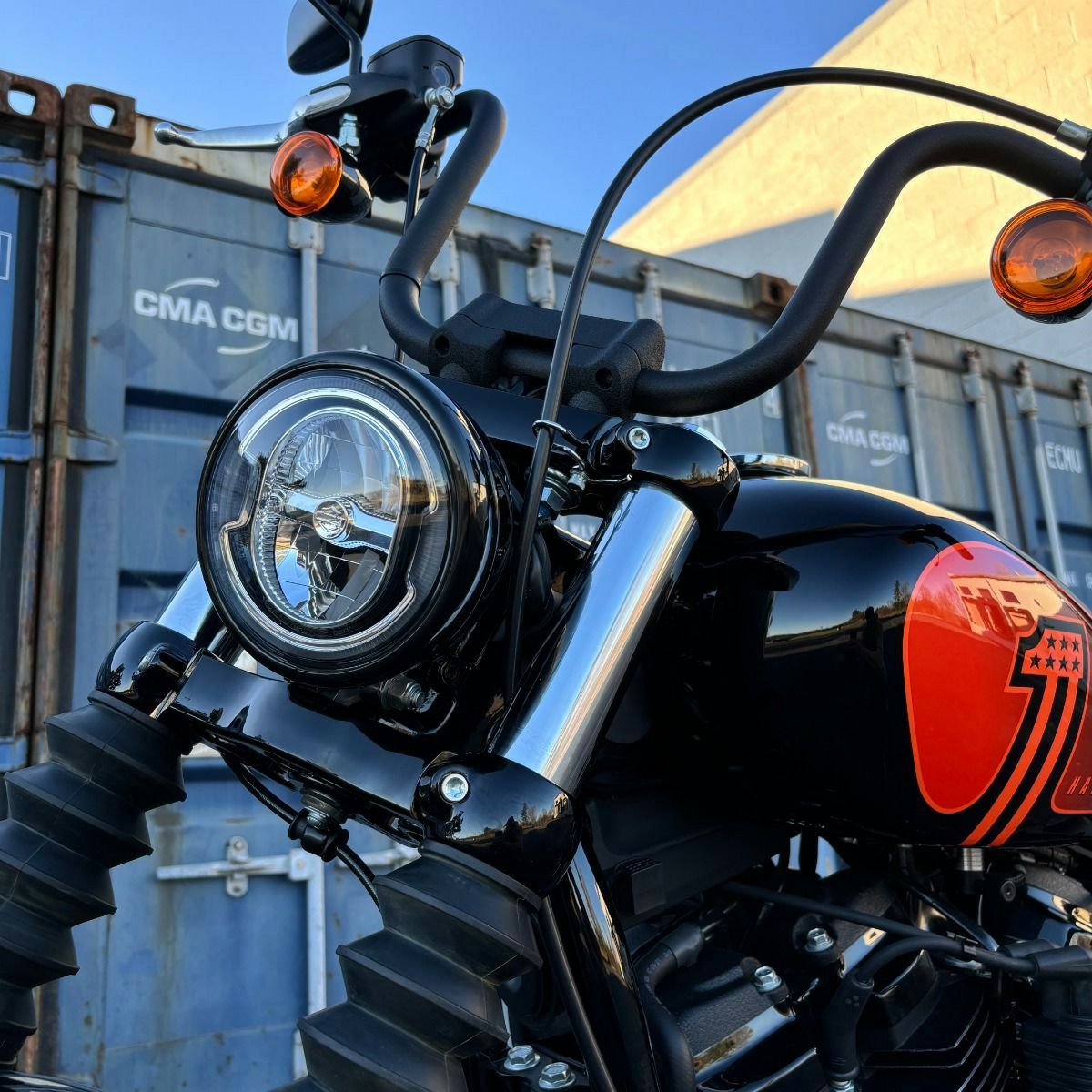 5.75インチ ヘッドライト トリムリング (グロスブラック)2