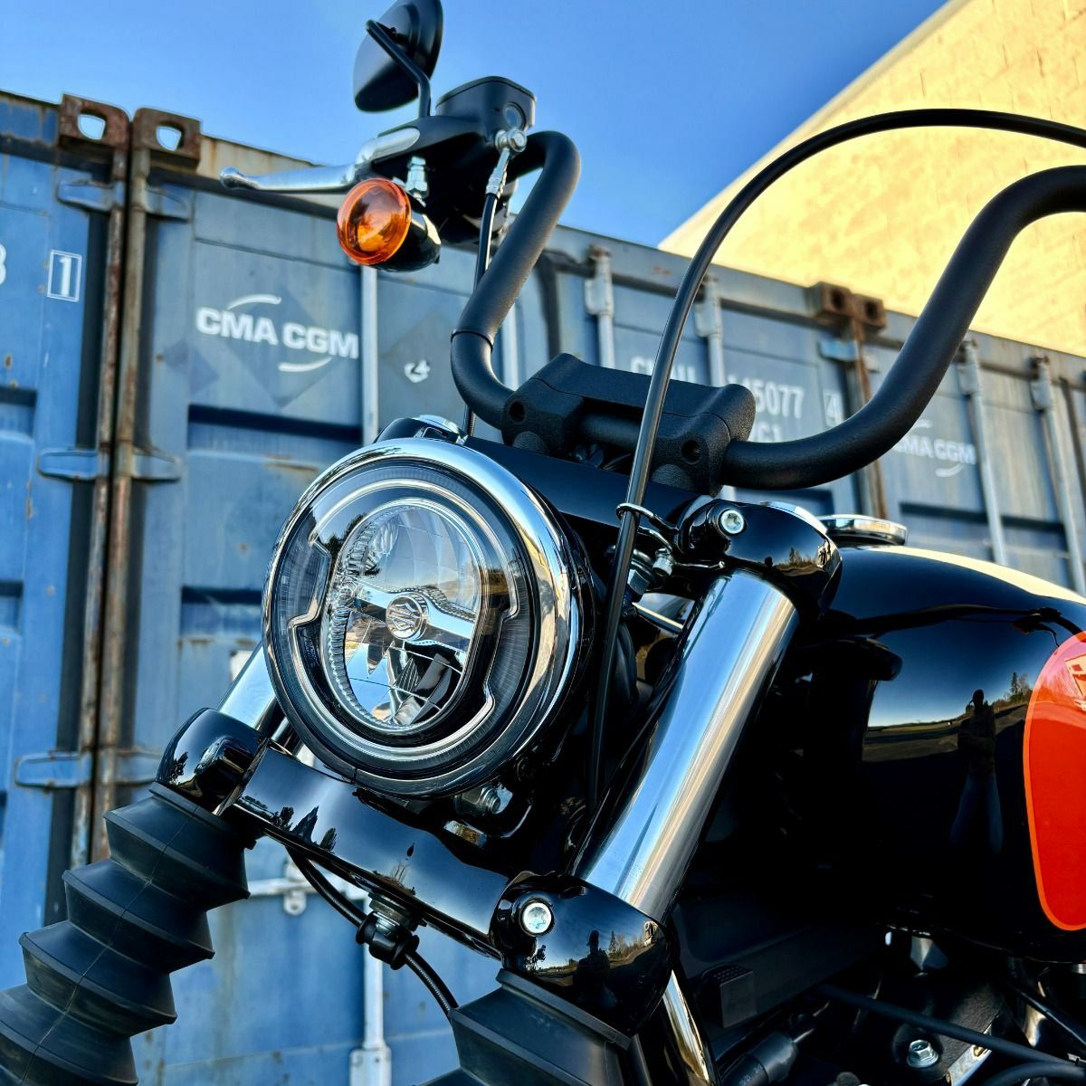 5.75インチ ヘッドライト トリムリング (クローム)2