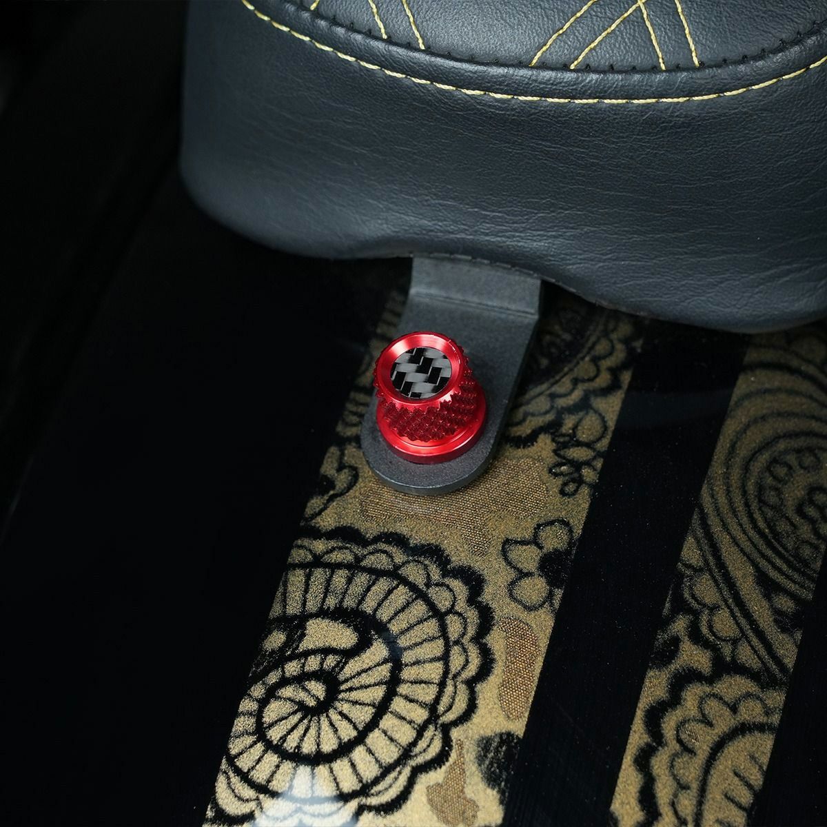 カーボンインサート・ハーレー用 シートスクリュー (レッド)