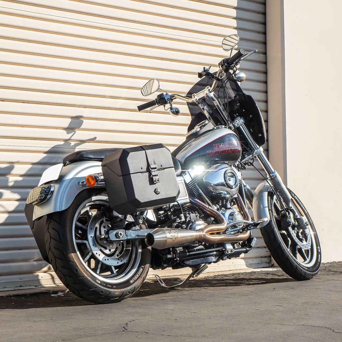 アウトロー クイックマウント サドルバッグ 20L (レザーラップ)2