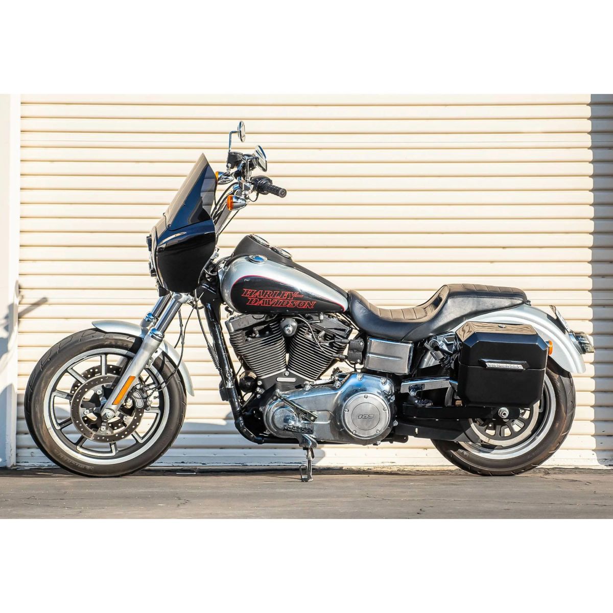 アウトロー クイックマウント サドルバッグ 20L (グロスブラック)3