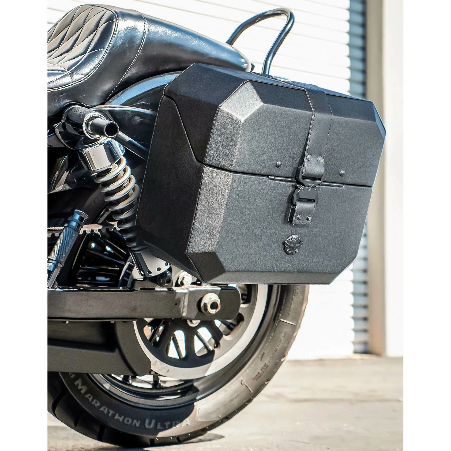 アウトロー クイックマウント サドルバッグ 20L (レザーラップ)3