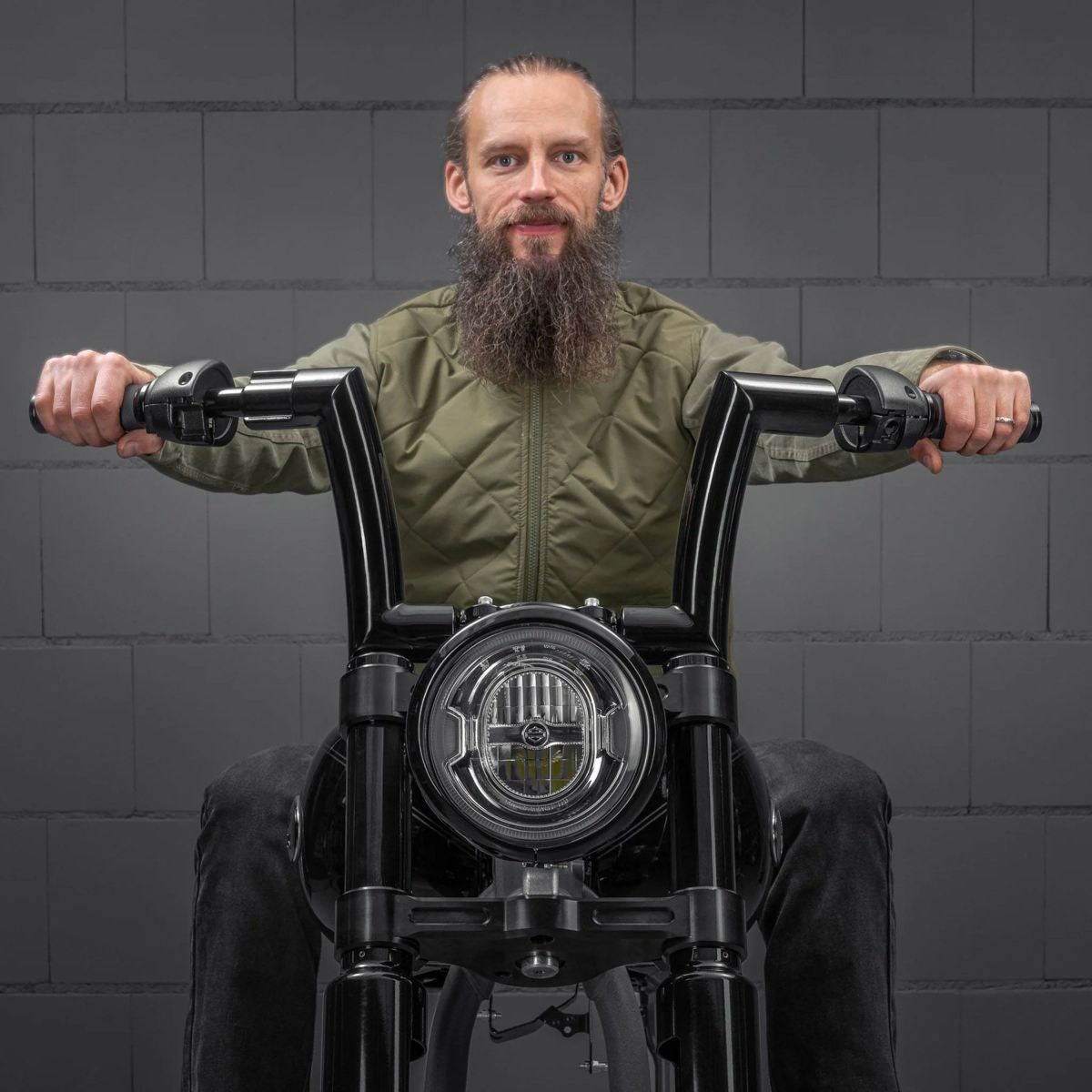 Killer Bull 配線済みハンドルバー 8インチ (ブラック) 1インチ径クランプ3