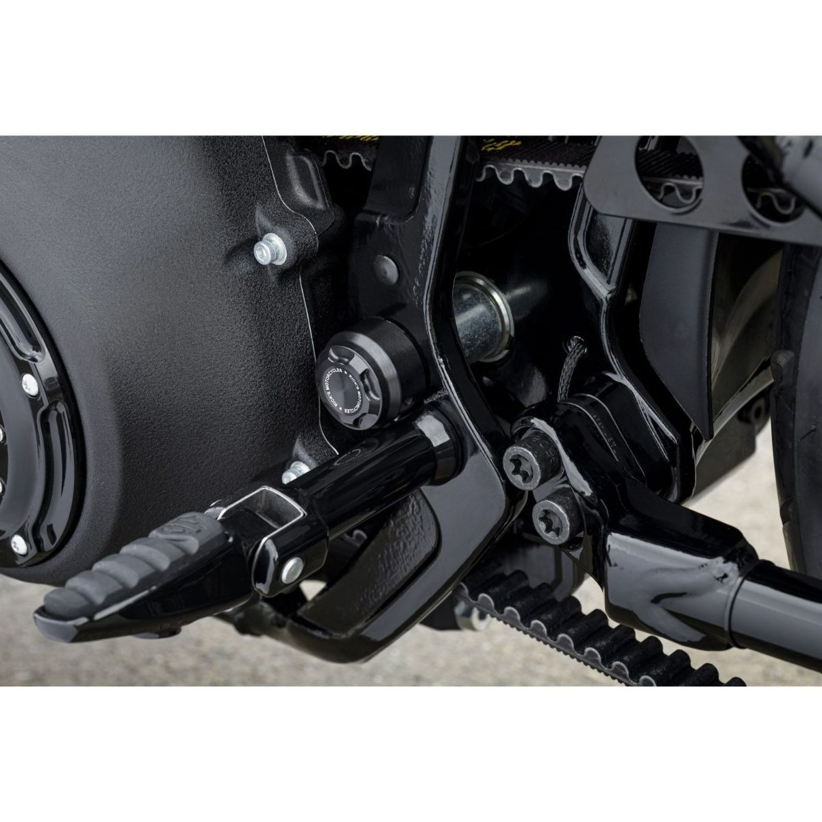 ブレイクスト、ファットボーイ スイングアームアクスルカバー1