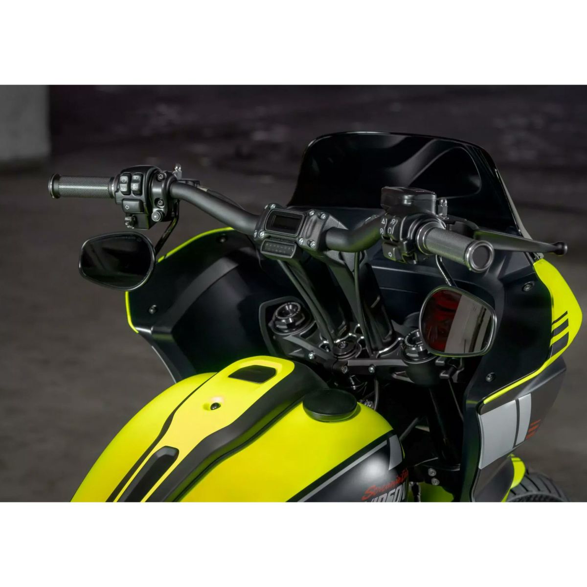 サンダーバイク クラブスタイル・アルミハンドルバー (ブラック)1