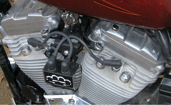 DKカスタム スポーツスター イグニッション・コイル移設キット 