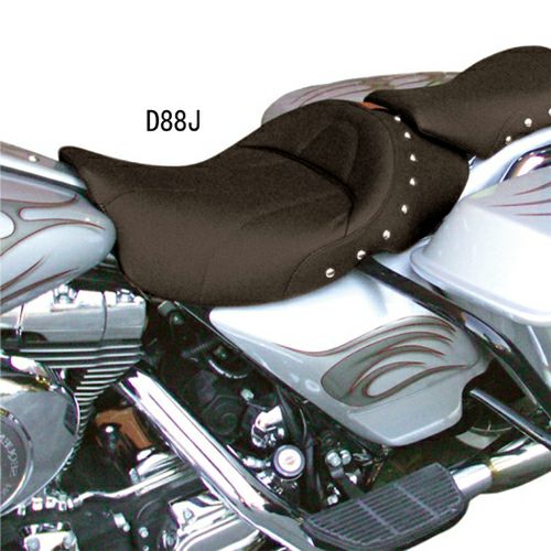Saddlemen RENEGADEデラックス　ソロシート スタッド-01
